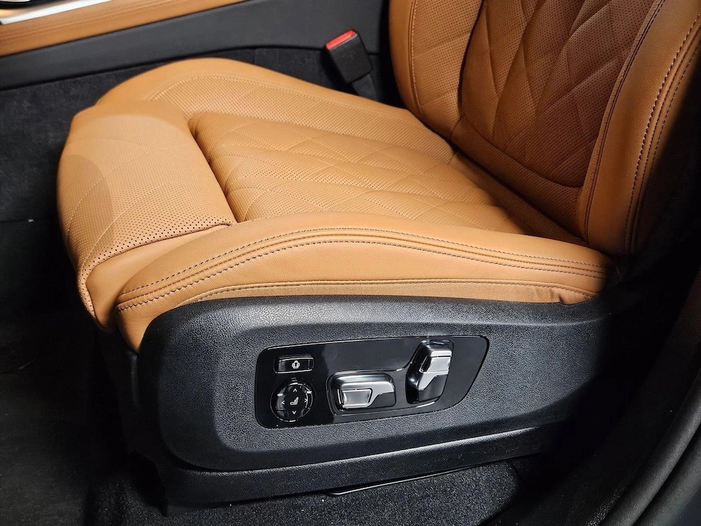 New 2026 BMW X7 xDrive40i SUV