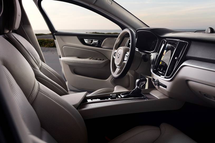 2019_volvo_s60-interior.jpg