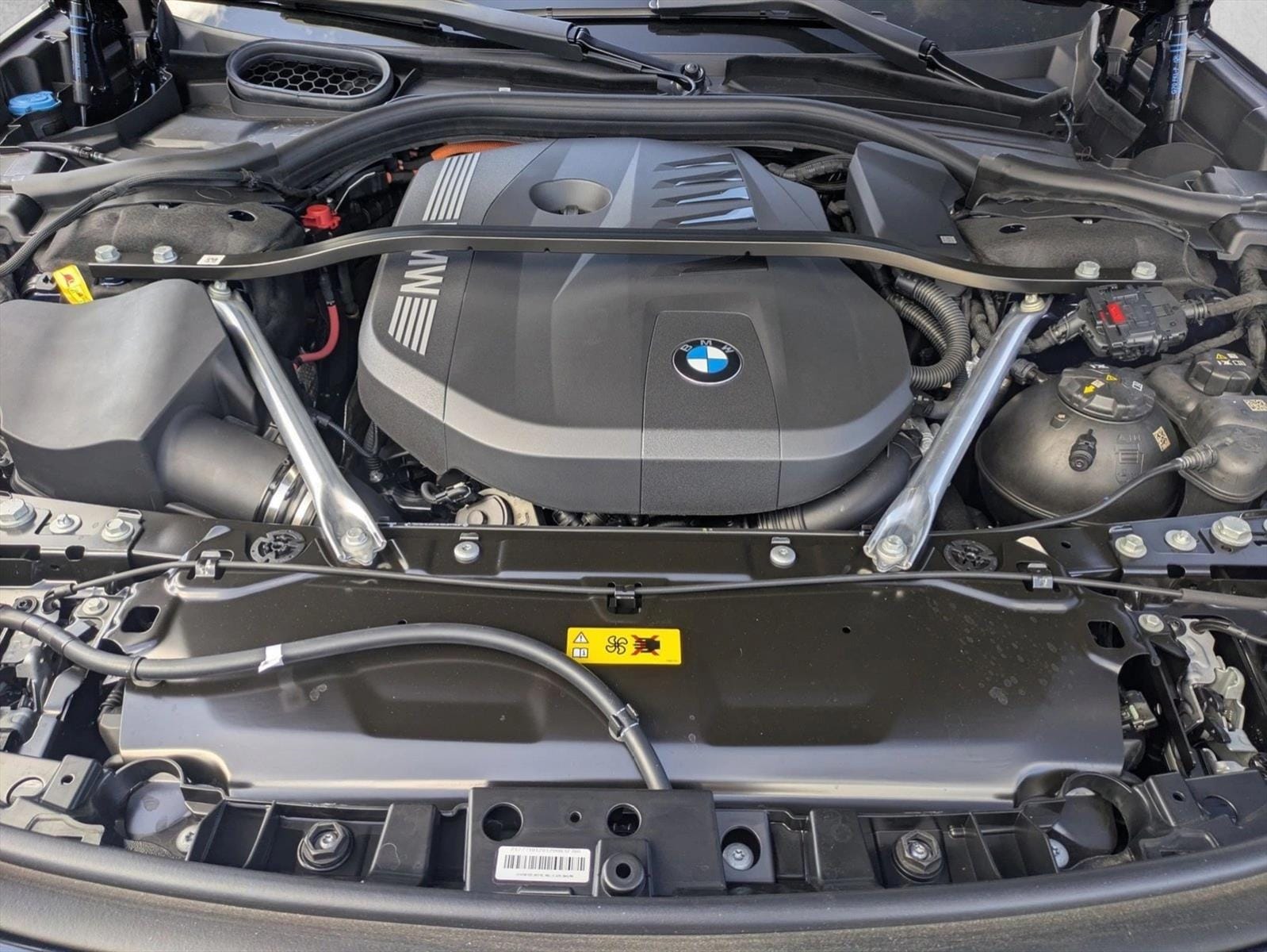 2026 BMW 7 Series 750e - Photo 13