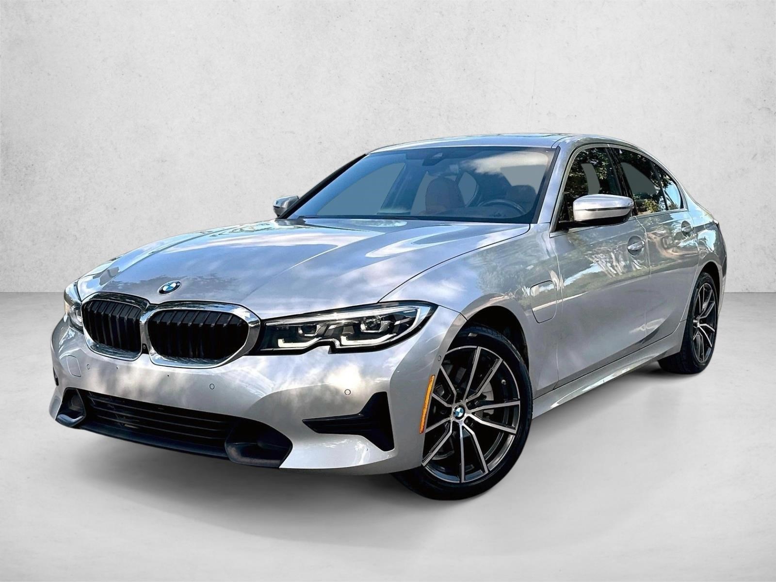  BMW 330e