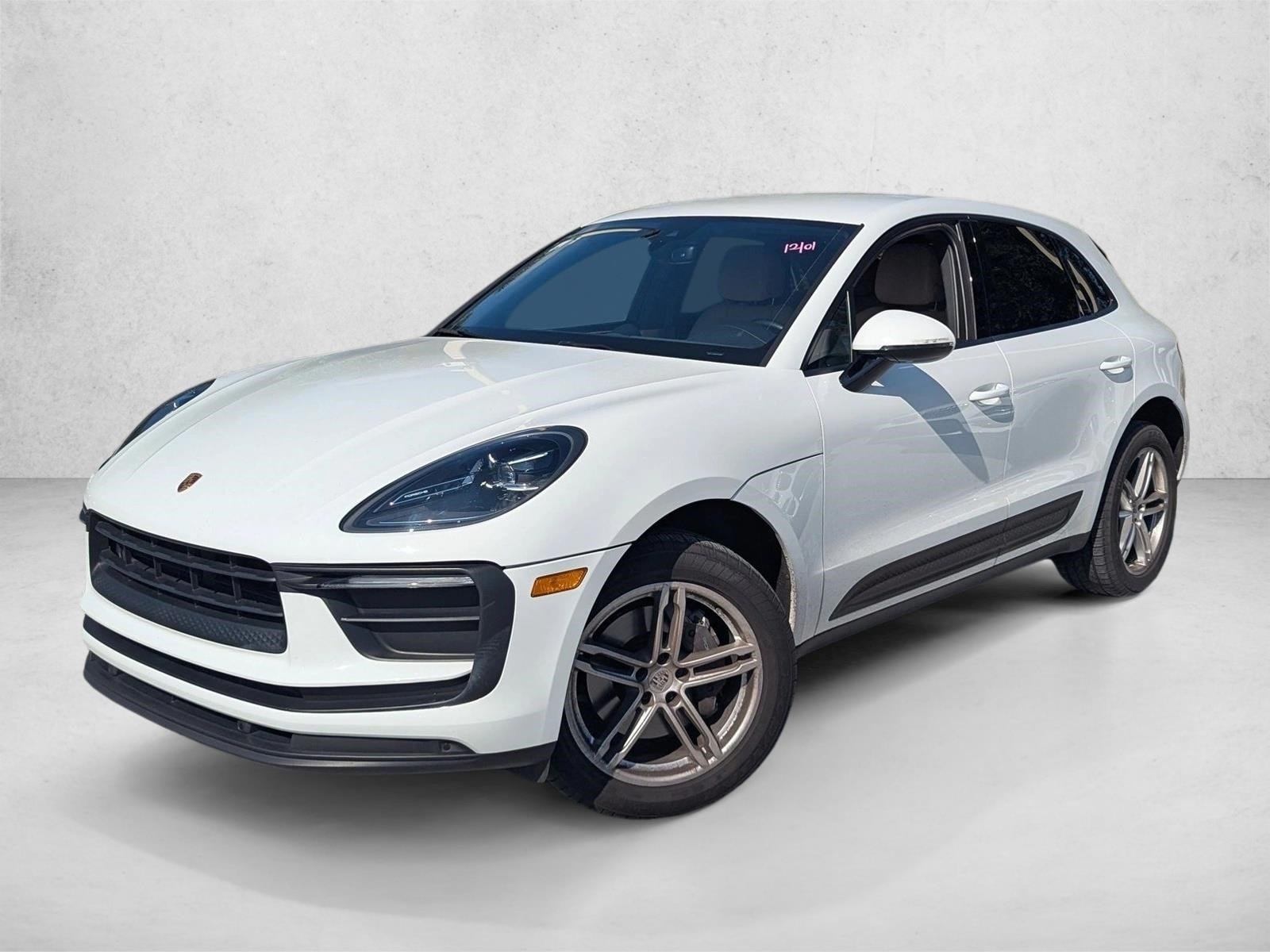 2022 Porsche Macan Base's photo