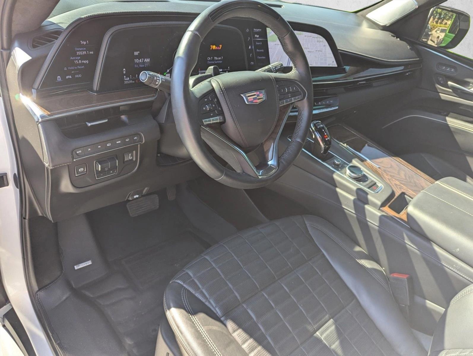 2023 Cadillac Escalade Sport Platinum photo 2