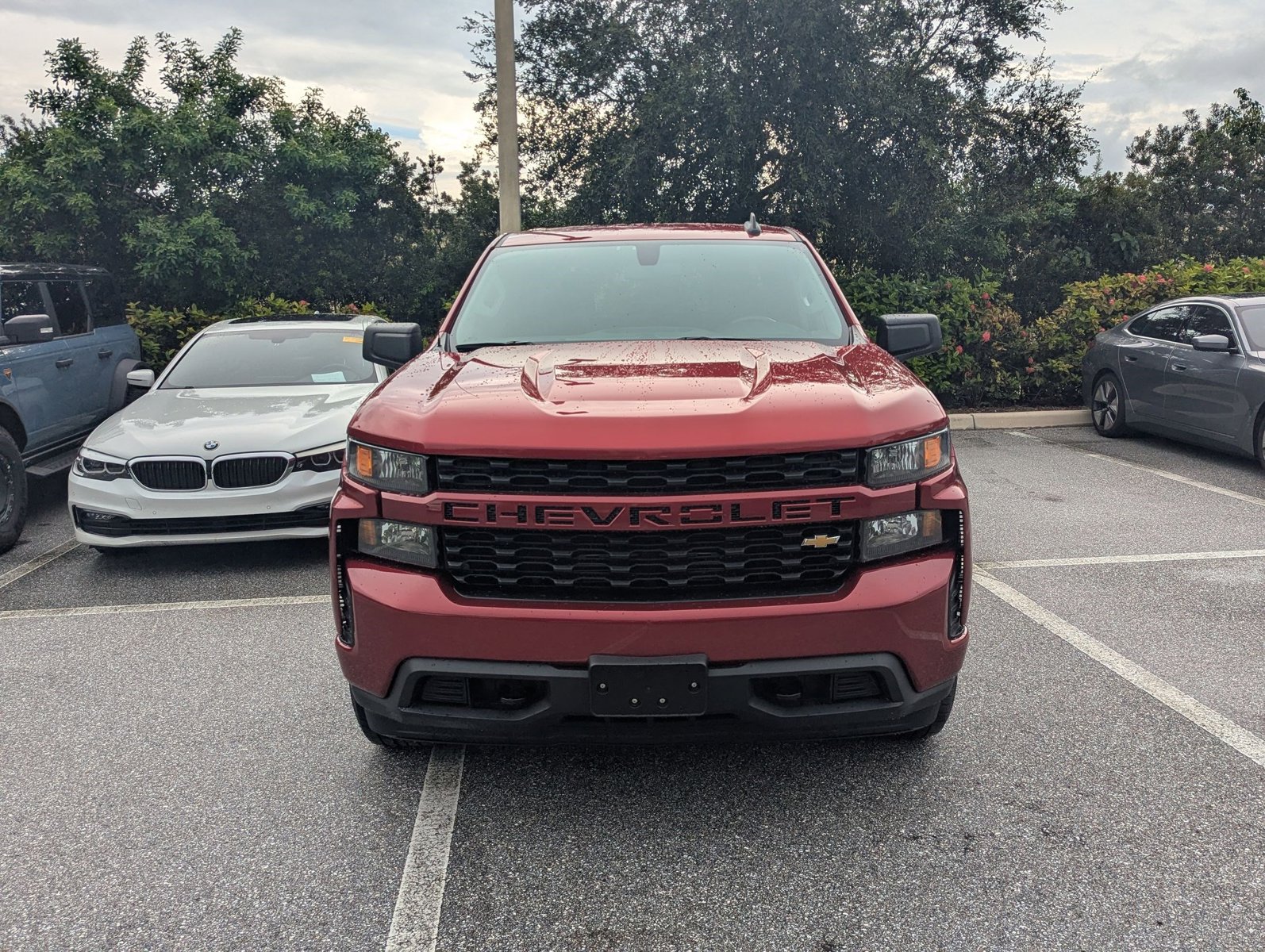 2021 Chevrolet Silverado 1500 Custom photo 2