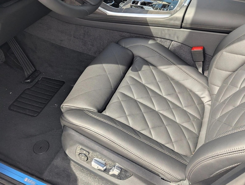 New 2026 BMW X7 xDrive40i SUV