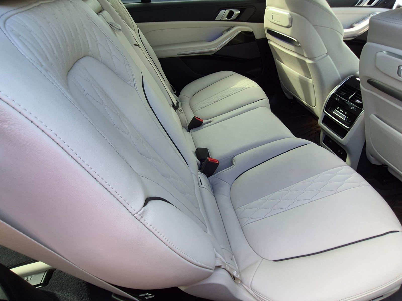 2024 BMW X7 40i - Photo 18
