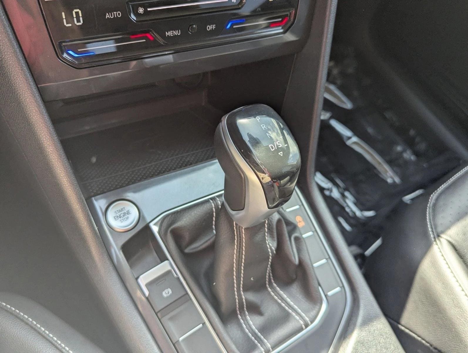 2022 Volkswagen Tiguan SE - Photo 11