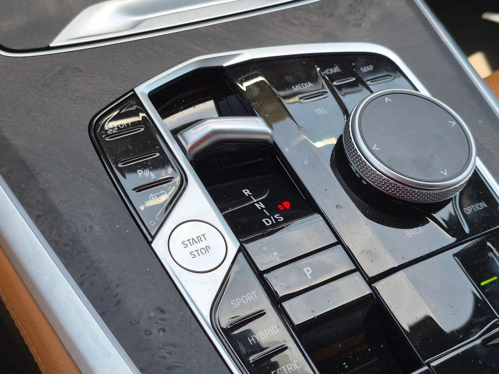 2026 BMW X5 50e - Photo 4