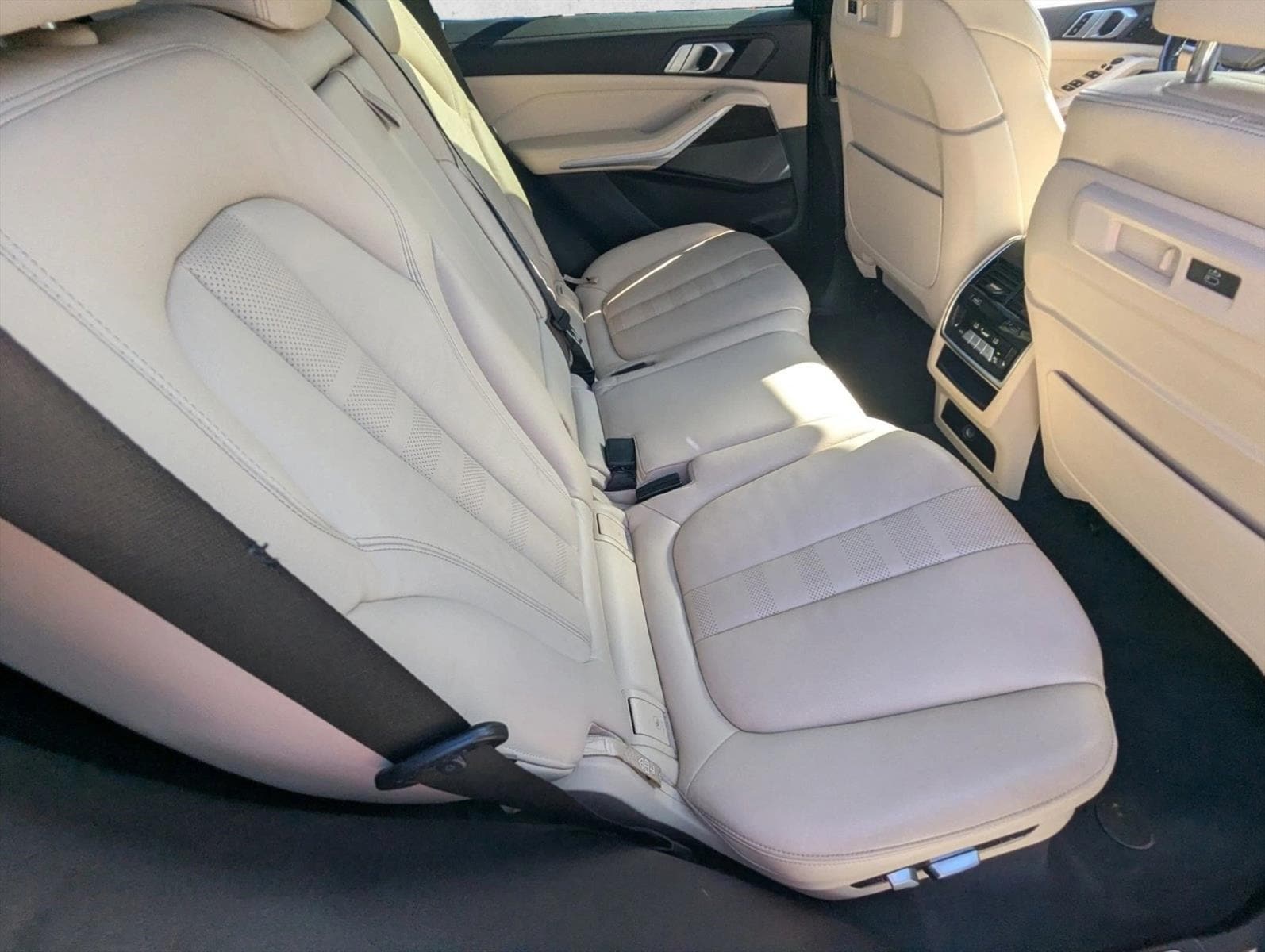 2021 BMW X5 40i - Photo 21