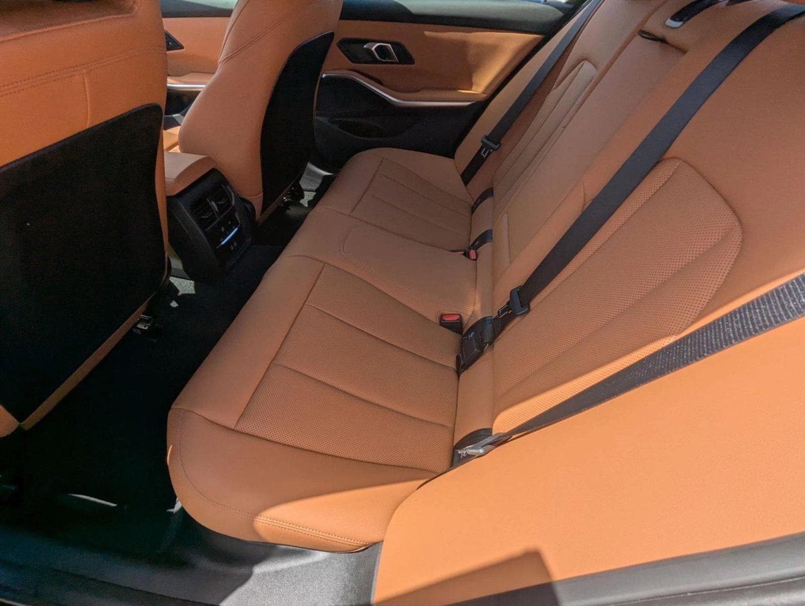 2025 BMW 3 Series 330i - Photo 15