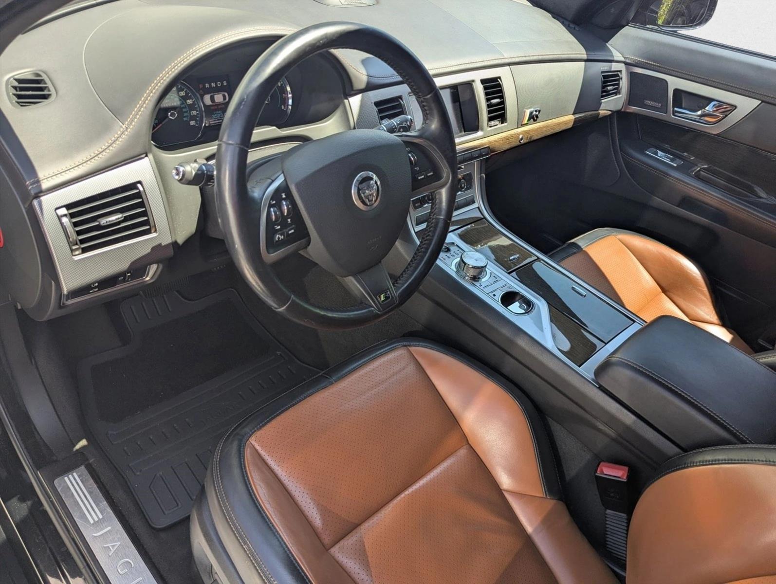 2013 Jaguar XF XFR photo 2