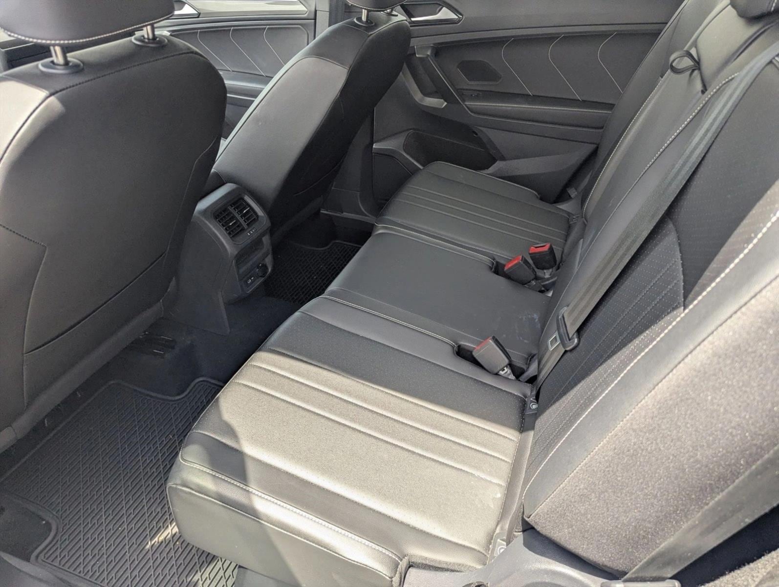 2023 Volkswagen Tiguan SE R-LINE BLACK - Photo 17