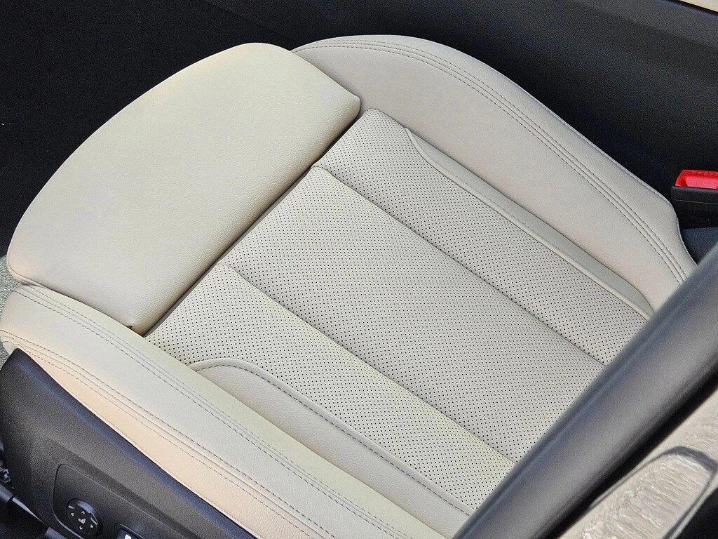 New 2026 BMW 330i Sedan