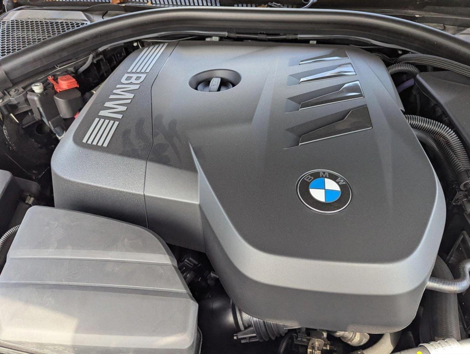 2025 BMW 3 Series 330i - Photo 16