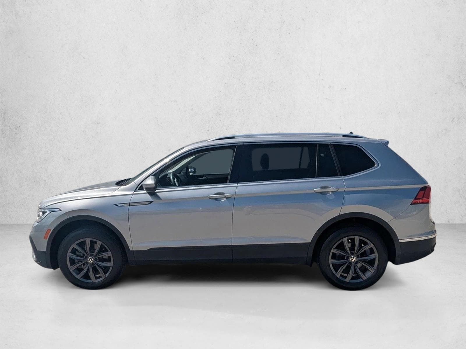 2022 Volkswagen Tiguan SE - Photo 8