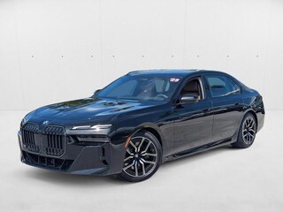 2025 BMW 740i