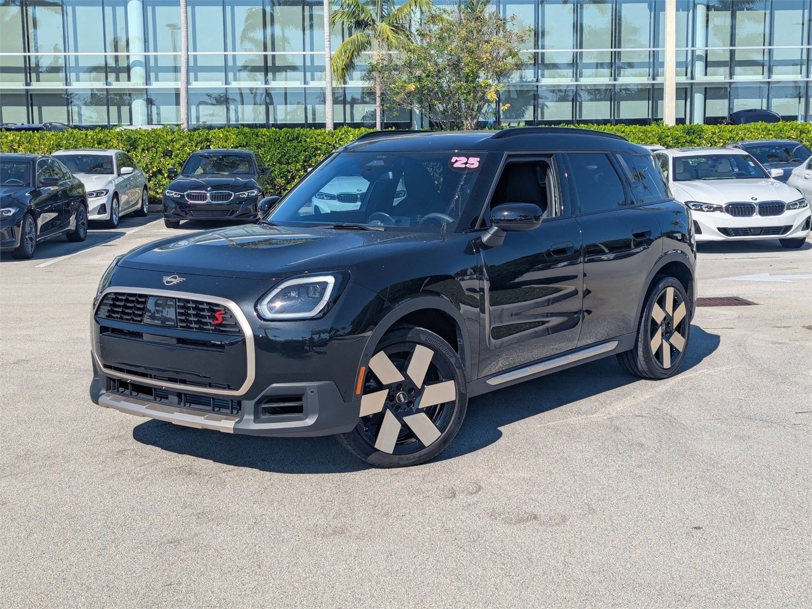 2025 MINI Countryman S's photo