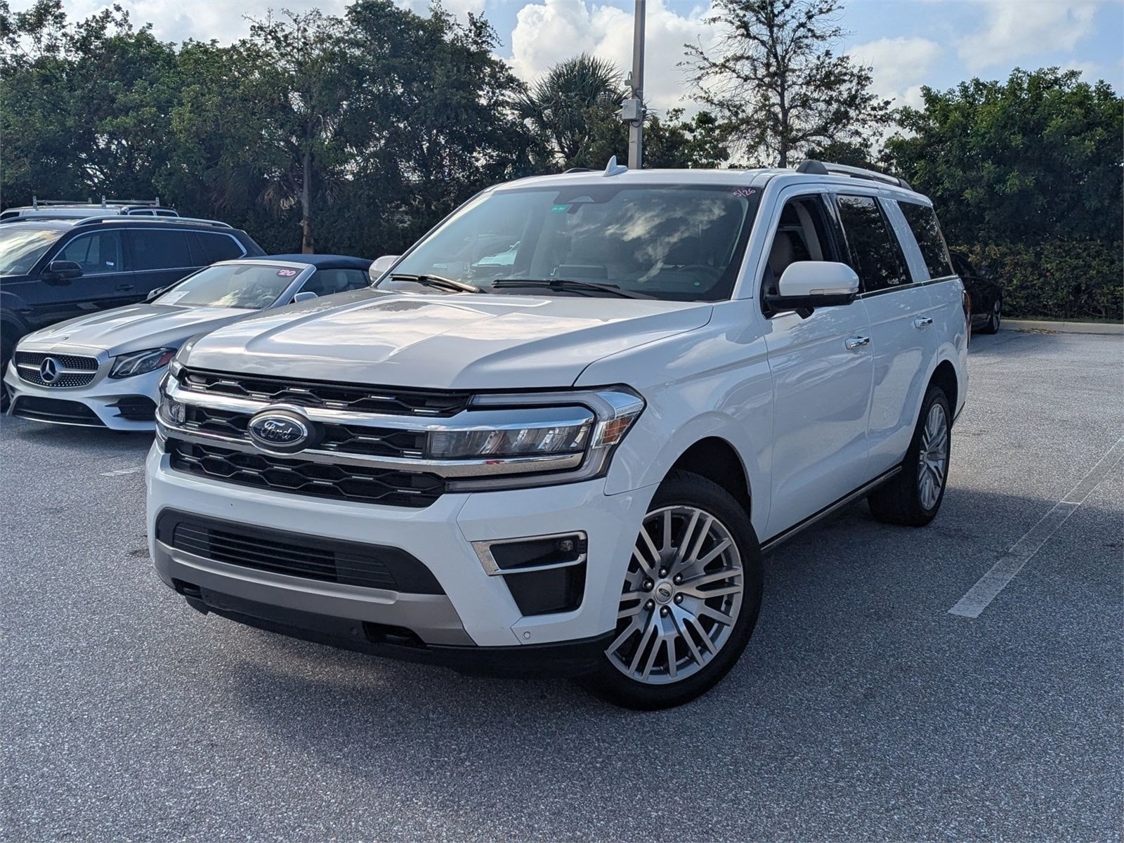 2024 Ford Expedition Limited 4X4's photo