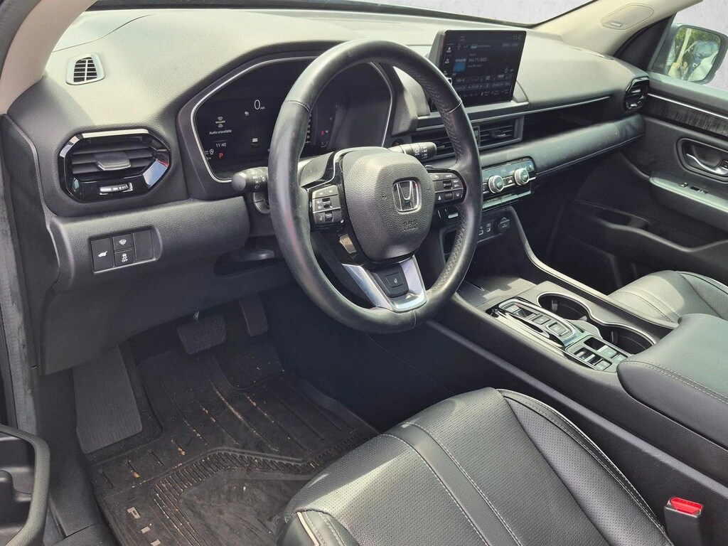 Used 2025 Honda Pilot Elite SUV