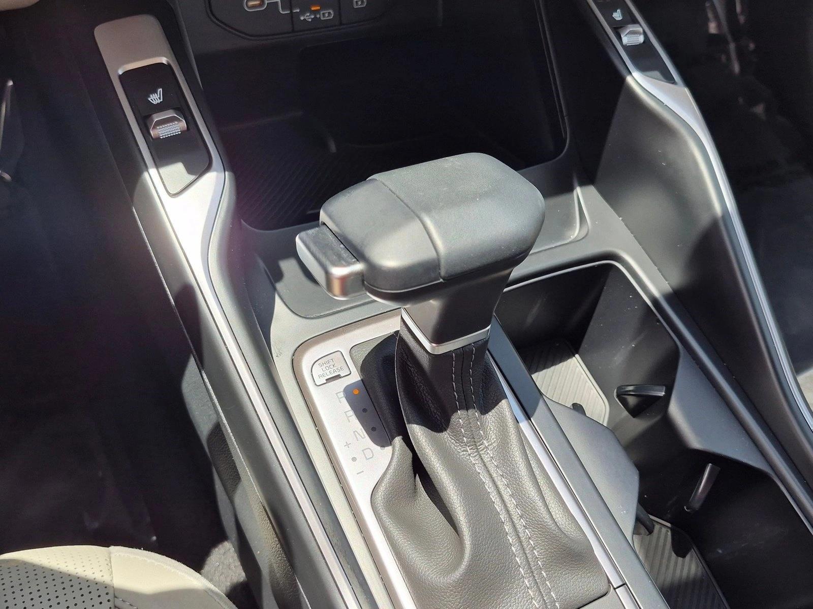 2025 Kia Sorento S - Photo 12