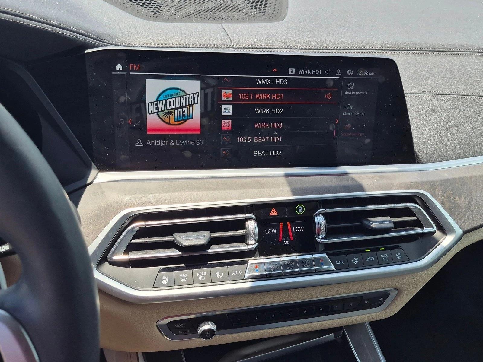 2021 BMW X5 M50i - Photo 9