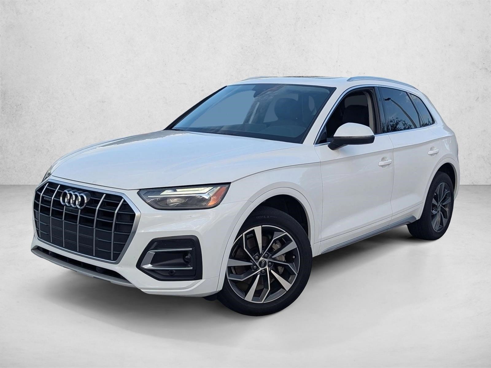 2021 Audi Q5 Premium Plus's photo