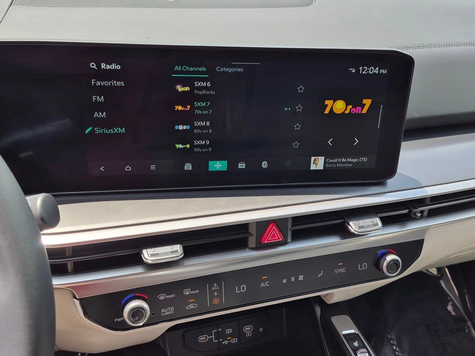 2025 Kia Sorento S - Photo 15