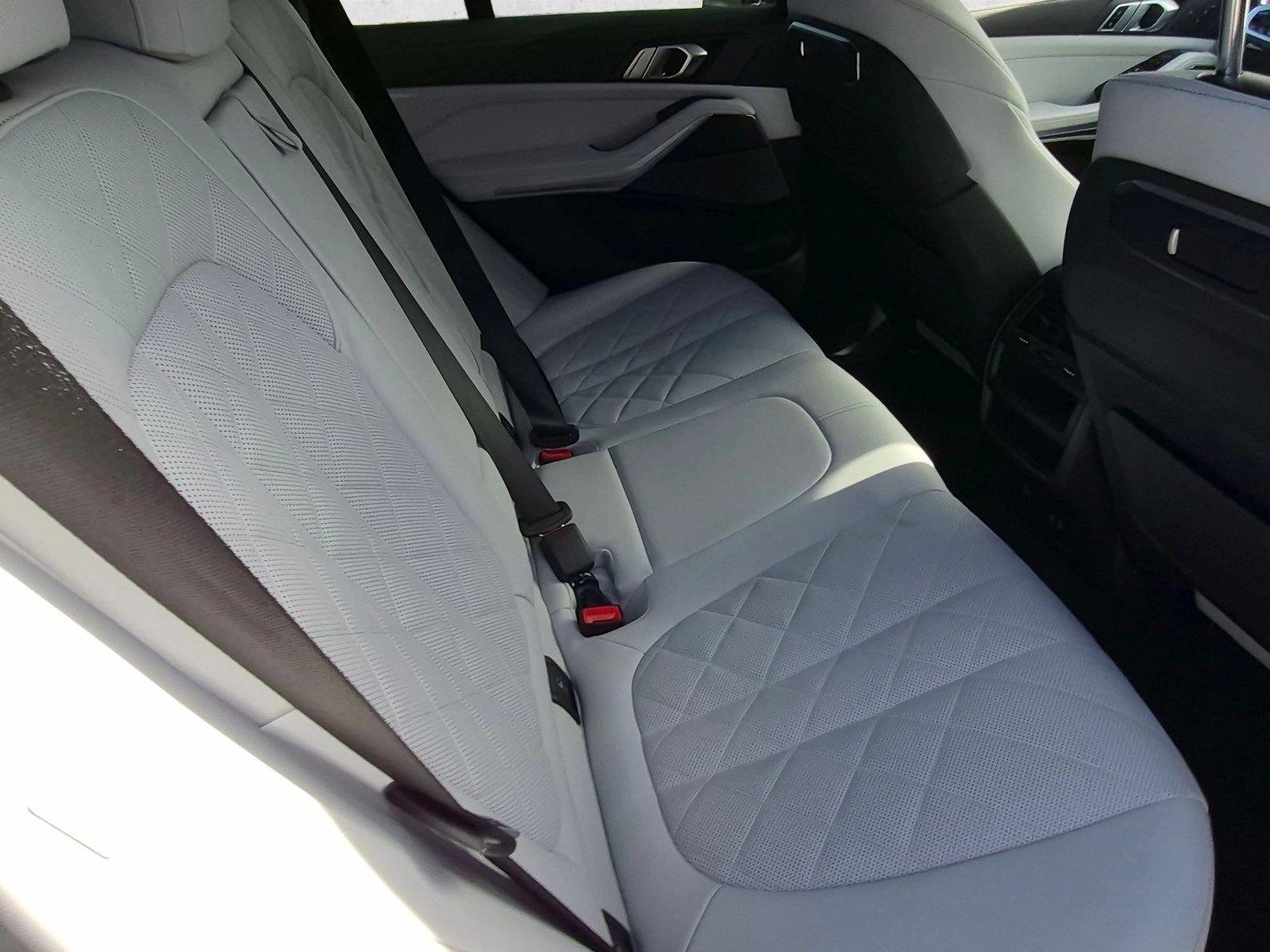 2024 BMW X5 M60i - Photo 21