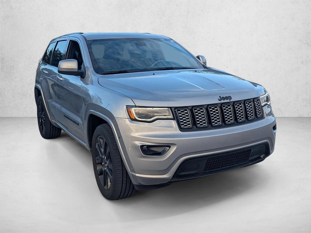 Used 2021 Jeep Grand Cherokee Laredo SUV