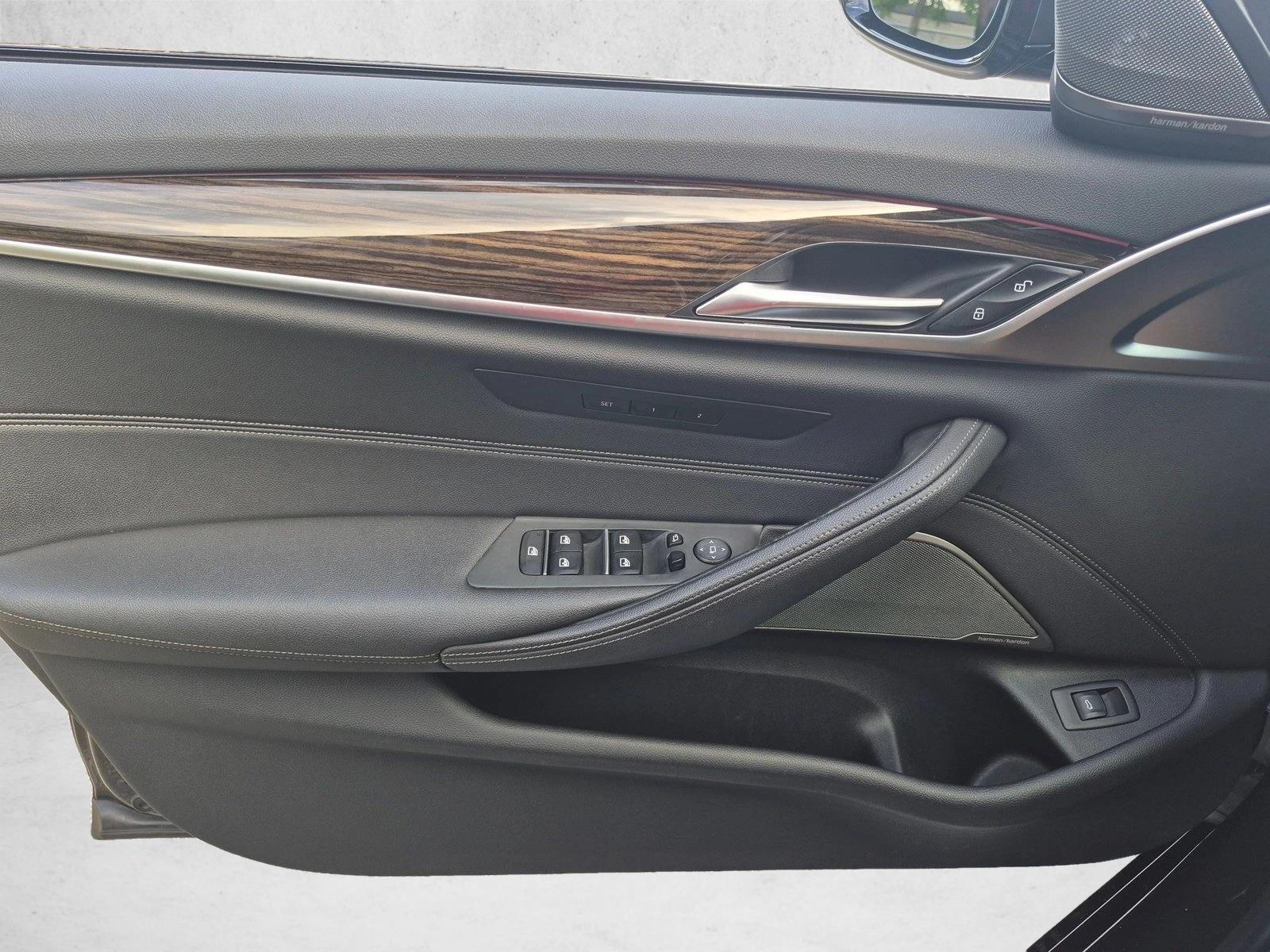 2021 BMW 5 Series 530i - Photo 9