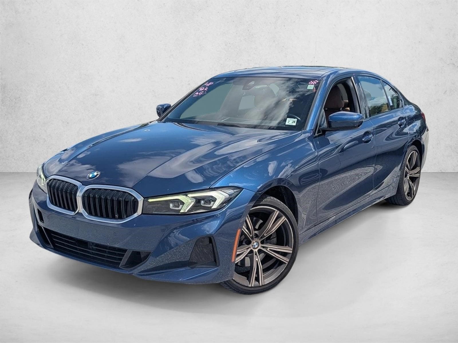 2023 BMW 3 Series 330i xDrive Sedan's photo