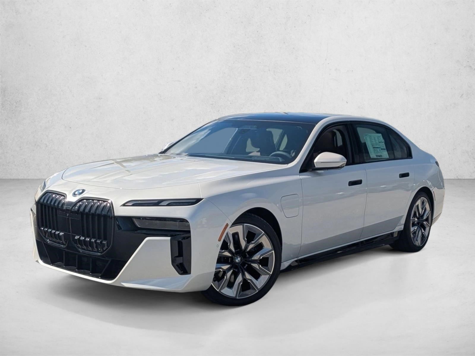 2025 BMW 7 Series 750e's photo