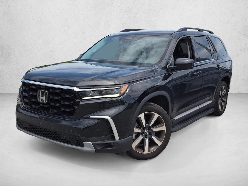 Used 2025 Honda Pilot Elite SUV