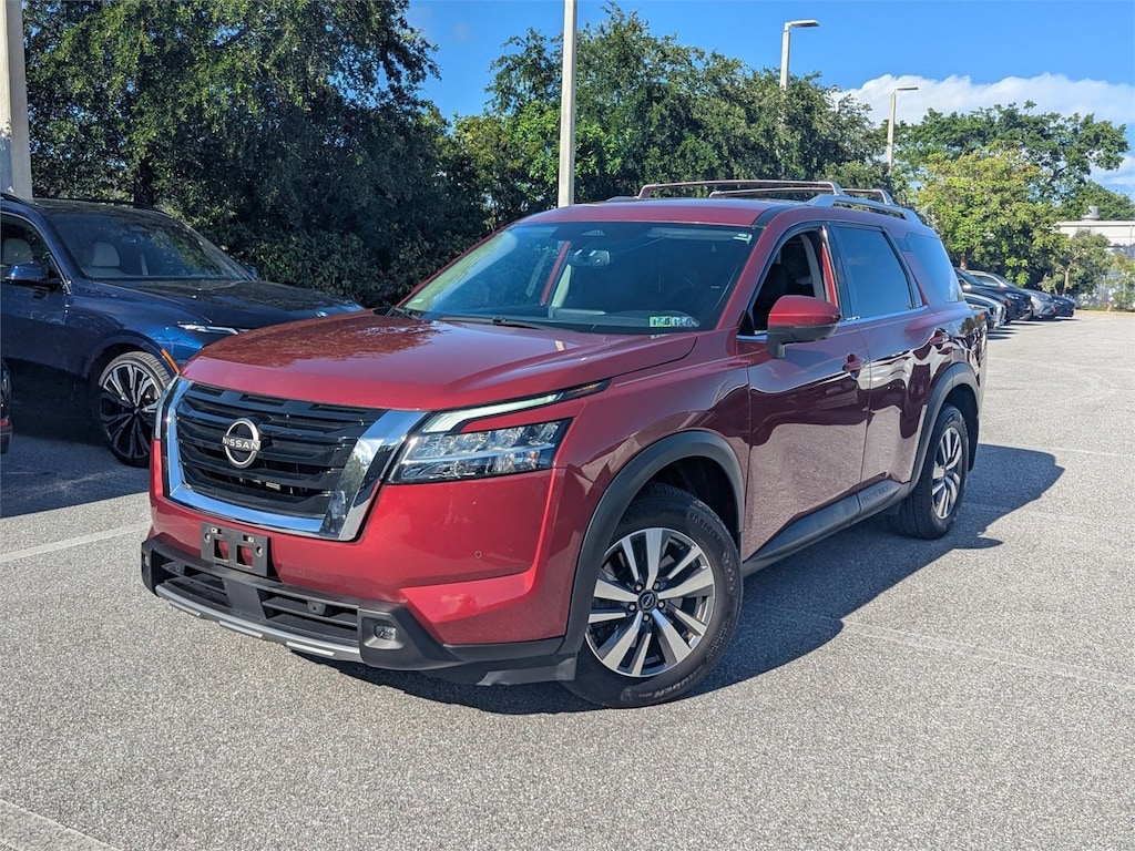 Used 2022 Nissan Pathfinder SL SUV