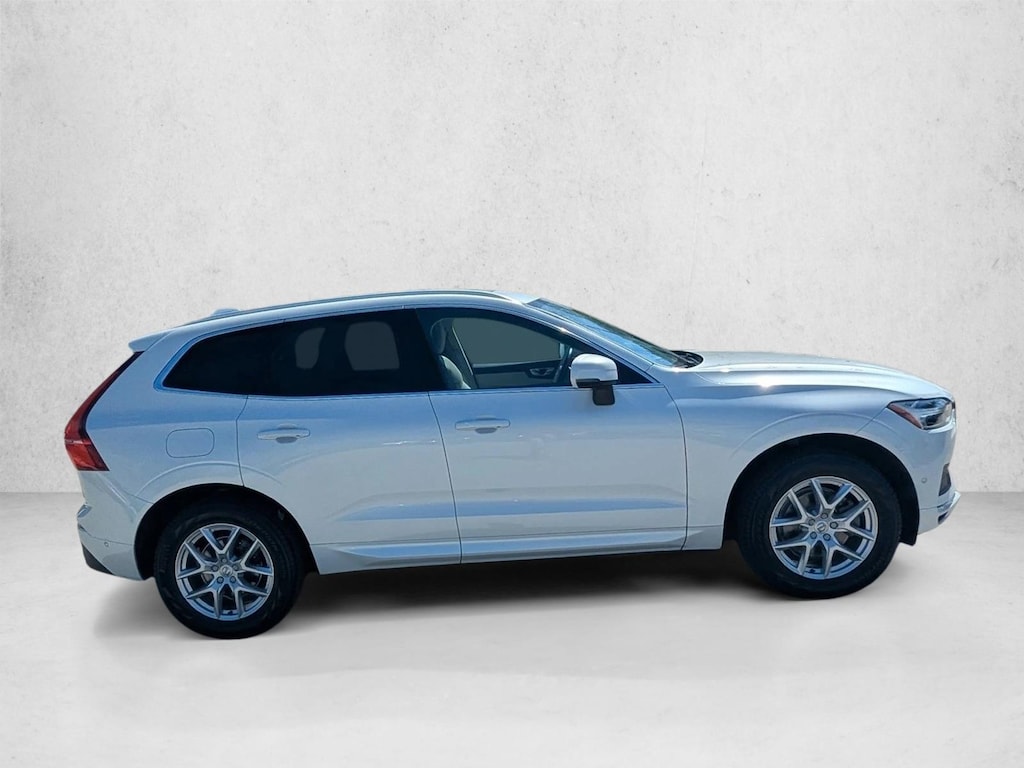 Used 2019 Volvo XC60 T5 Momentum SUV