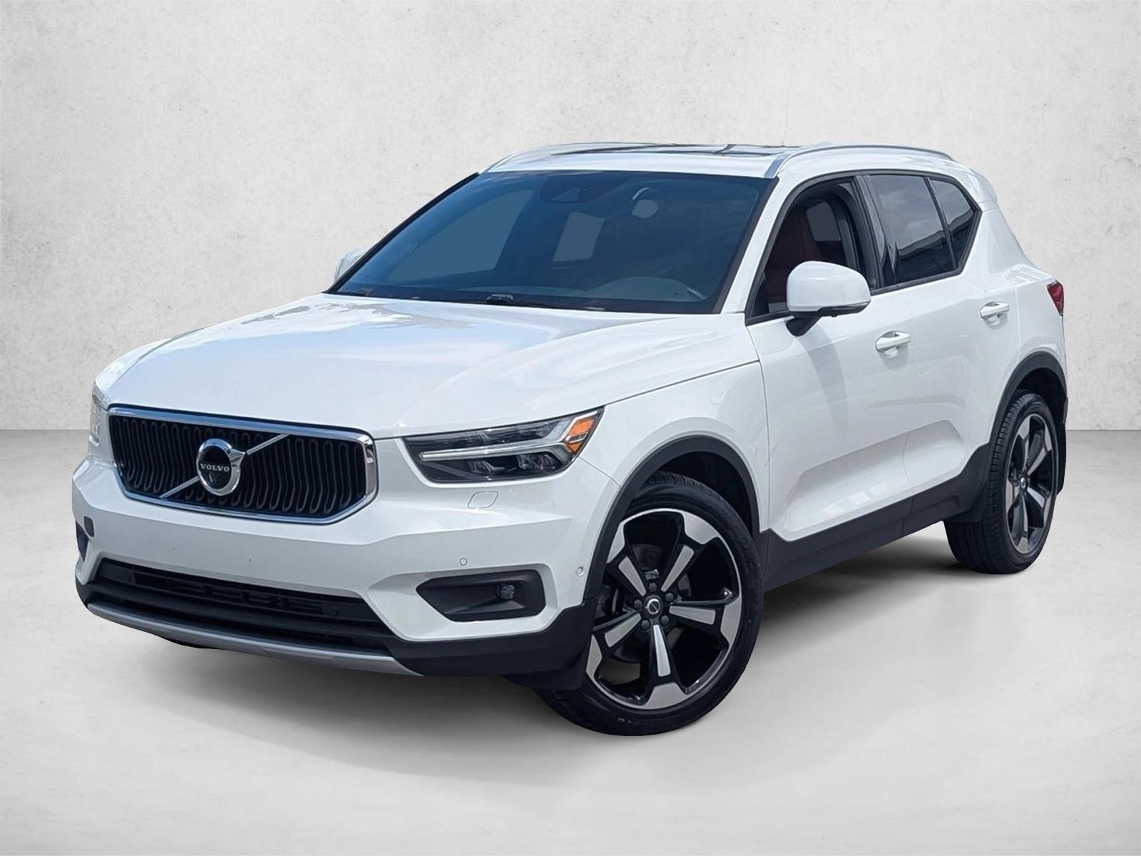 2019 Volvo XC40 T5 Momentum AWD's photo
