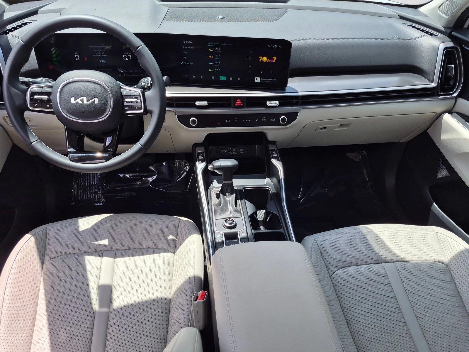 2025 Kia Sorento S - Photo 18