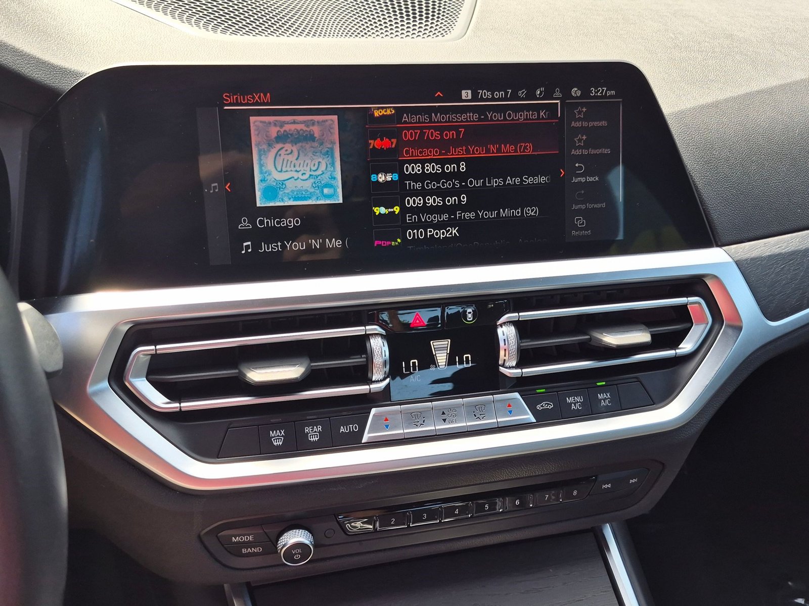 2022 BMW 3 Series 330i - Photo 15