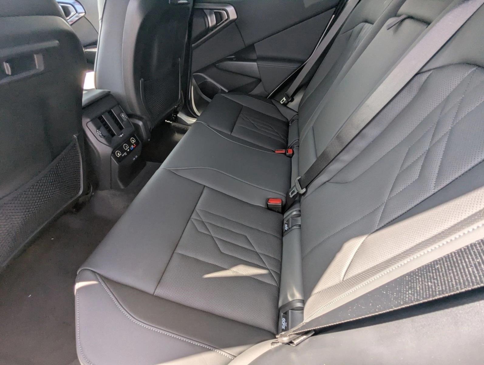 2026 BMW X3 30 - Photo 15