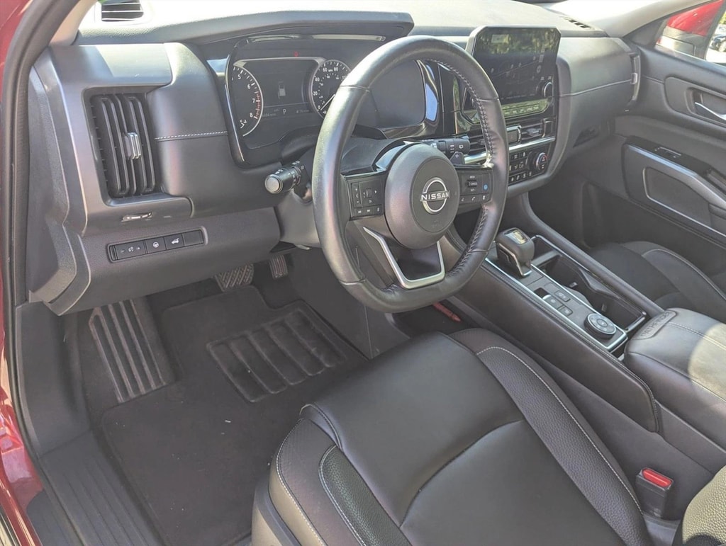 Used 2022 Nissan Pathfinder SL SUV