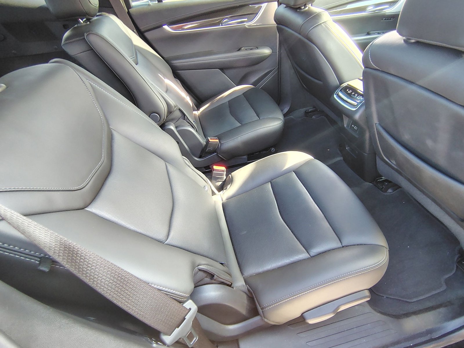 2021 Cadillac XT6 Sport - Photo 18