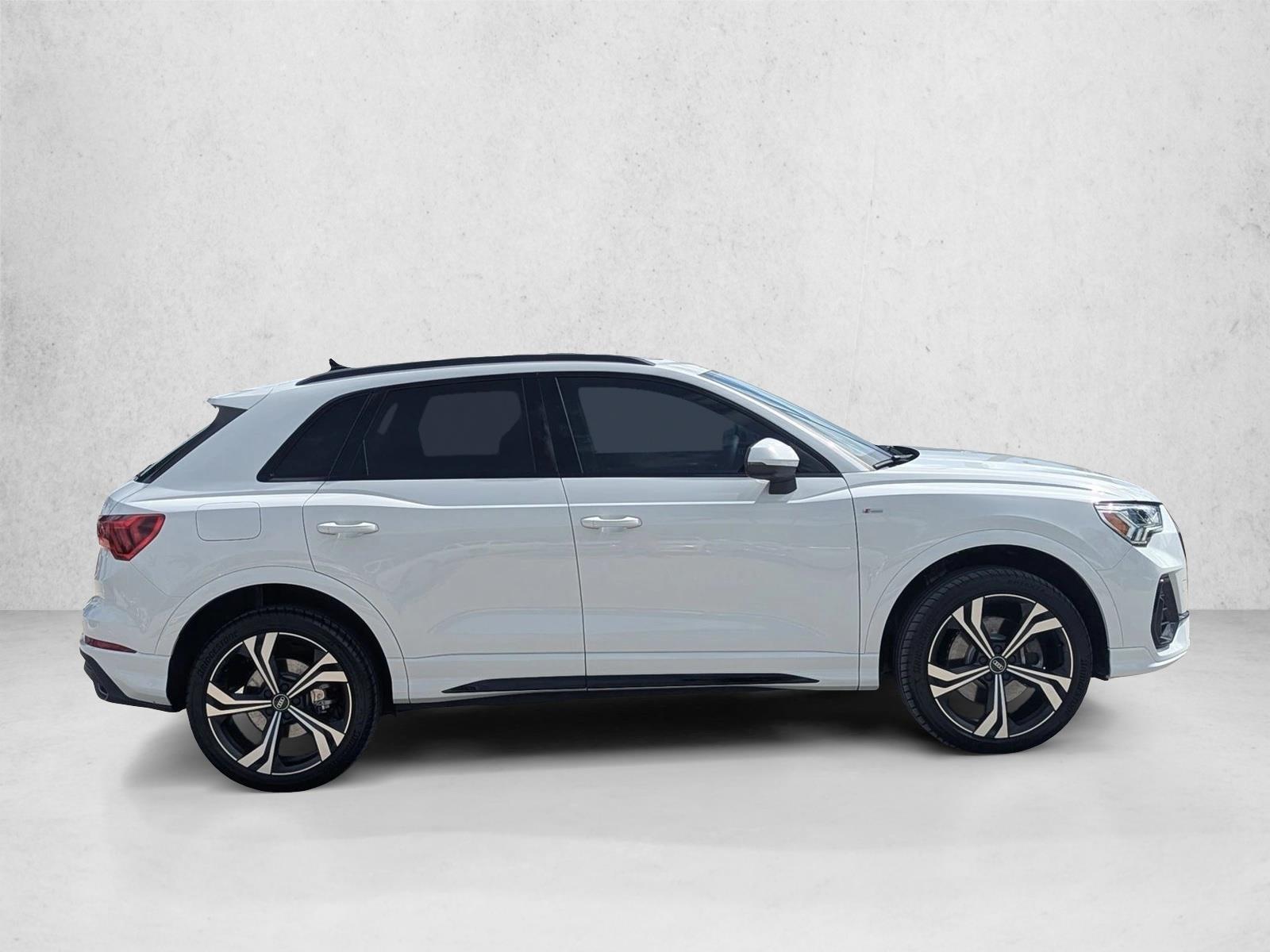 2024 Audi Q3 45 TFSI S line Premium photo 4