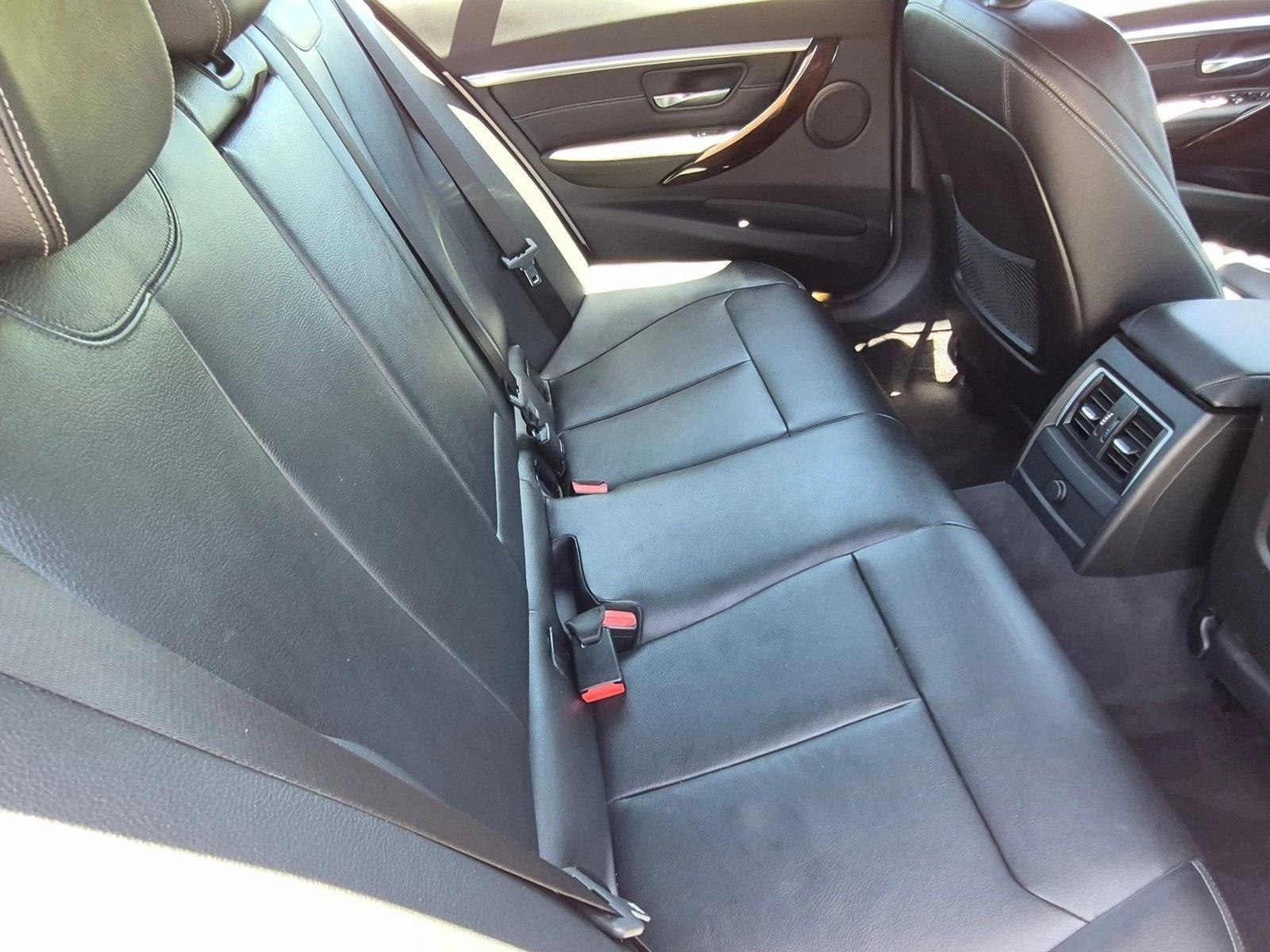 2017 BMW 3 Series 330i - Photo 19