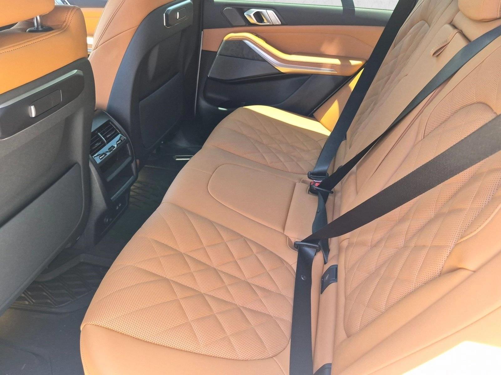 2026 BMW X5 50e - Photo 17