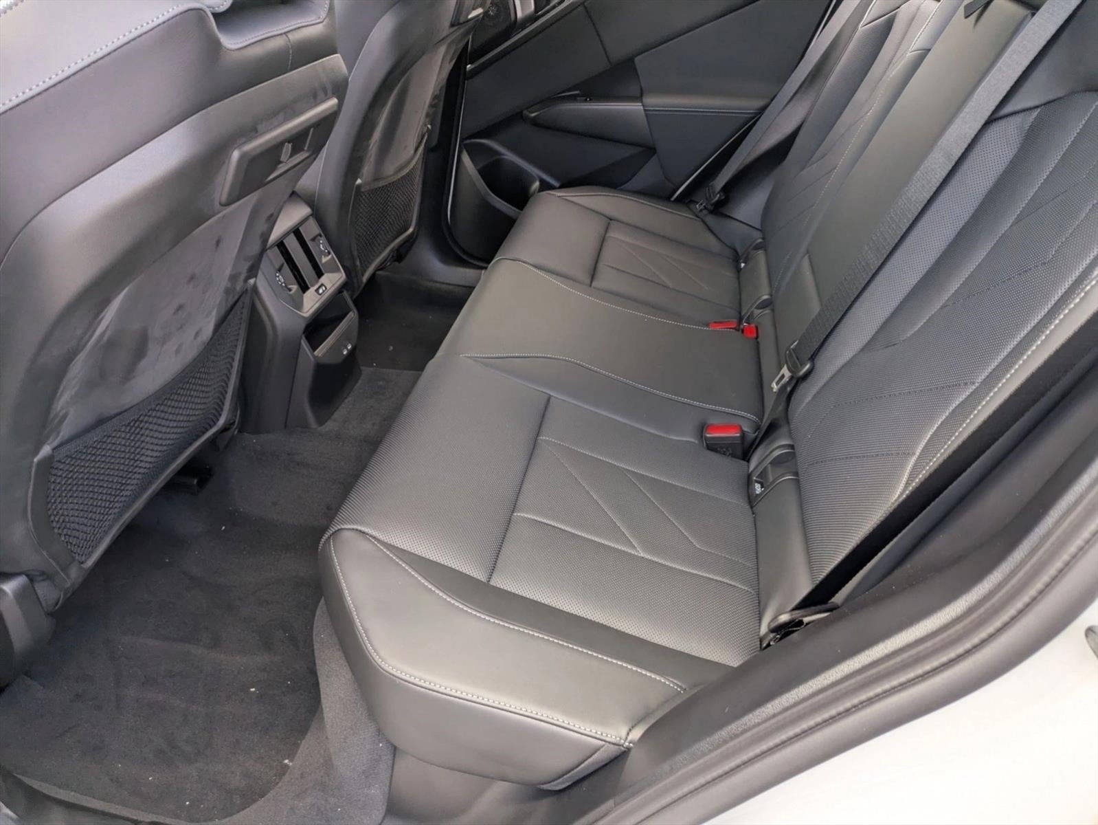 2026 BMW X3 30 - Photo 13