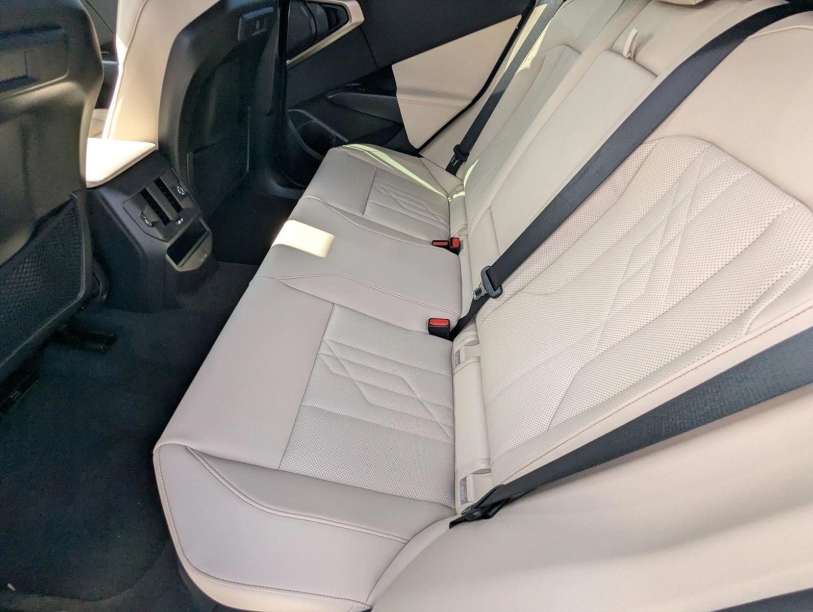 2025 BMW X3 30 - Photo 14