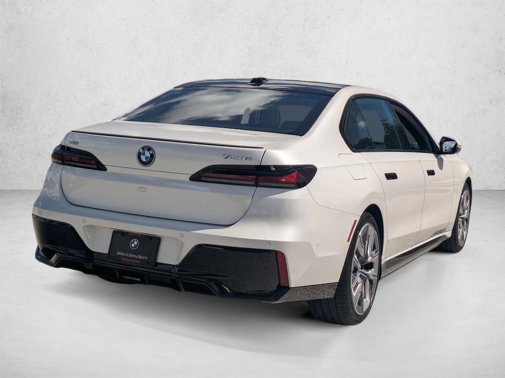 New 2025 BMW 750e xDrive Sedan