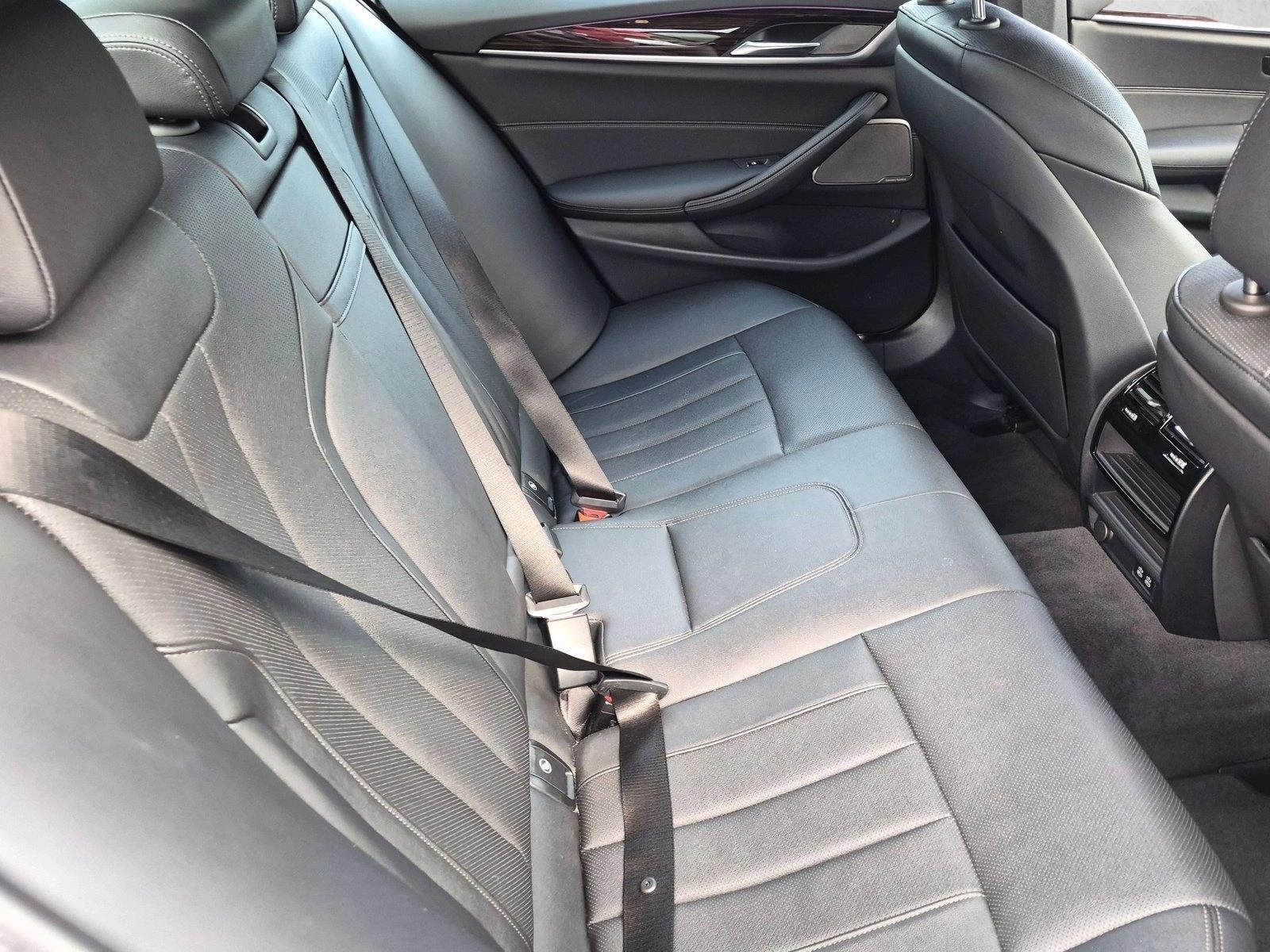 2021 BMW 5 Series 530i - Photo 18