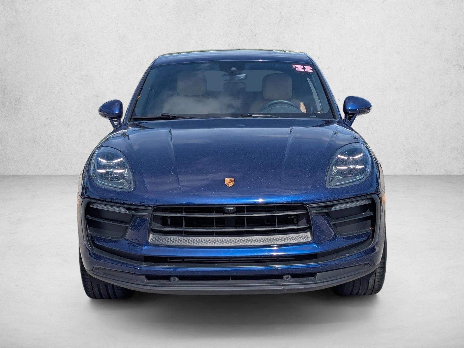 2022 Porsche Macan photo 2