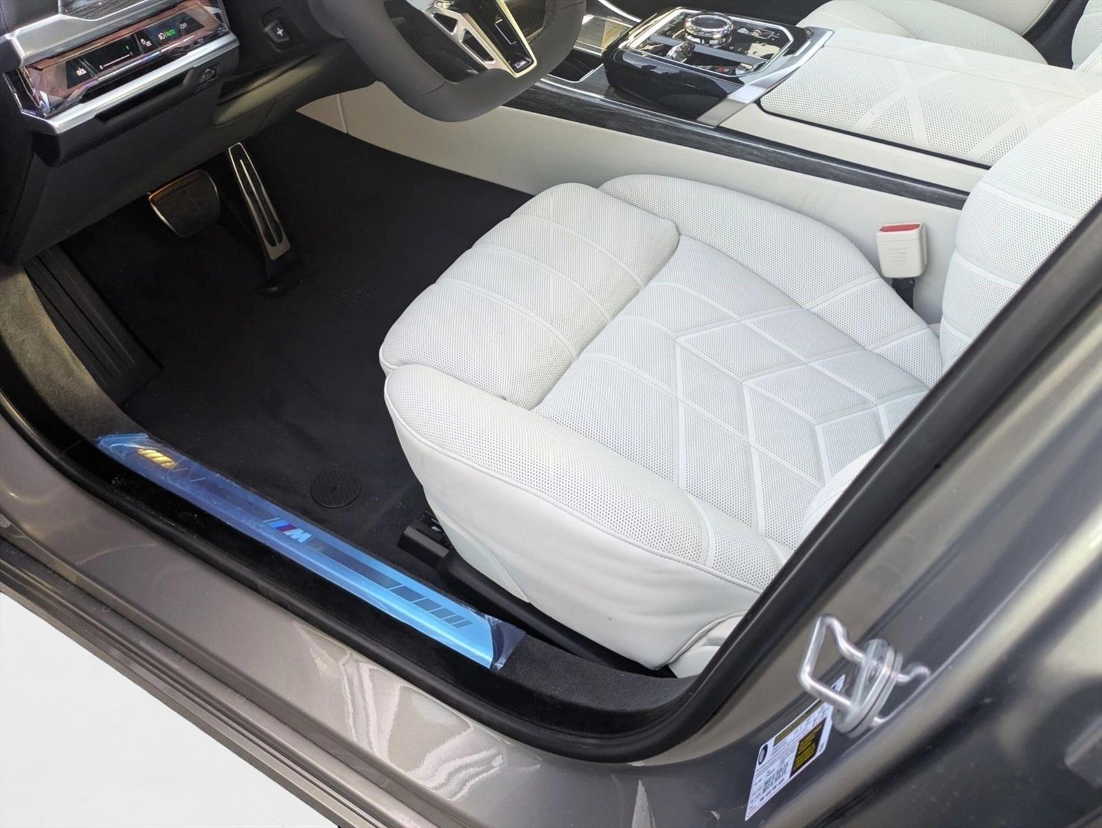 2025 Bmw 740i photo 4