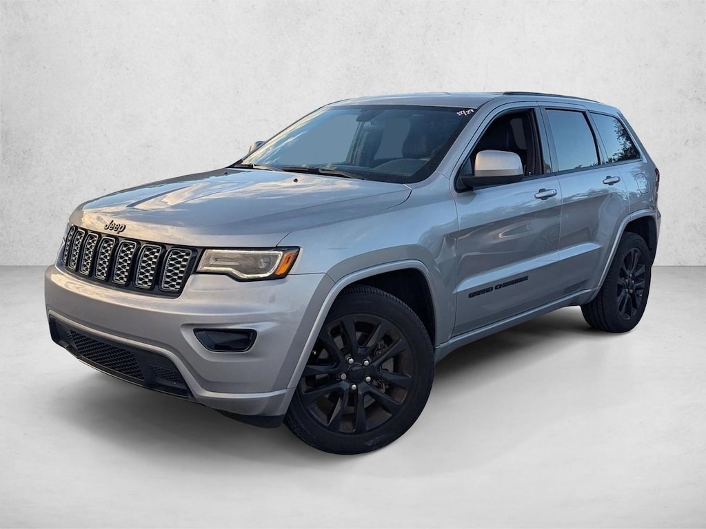 Used 2021 Jeep Grand Cherokee Laredo SUV